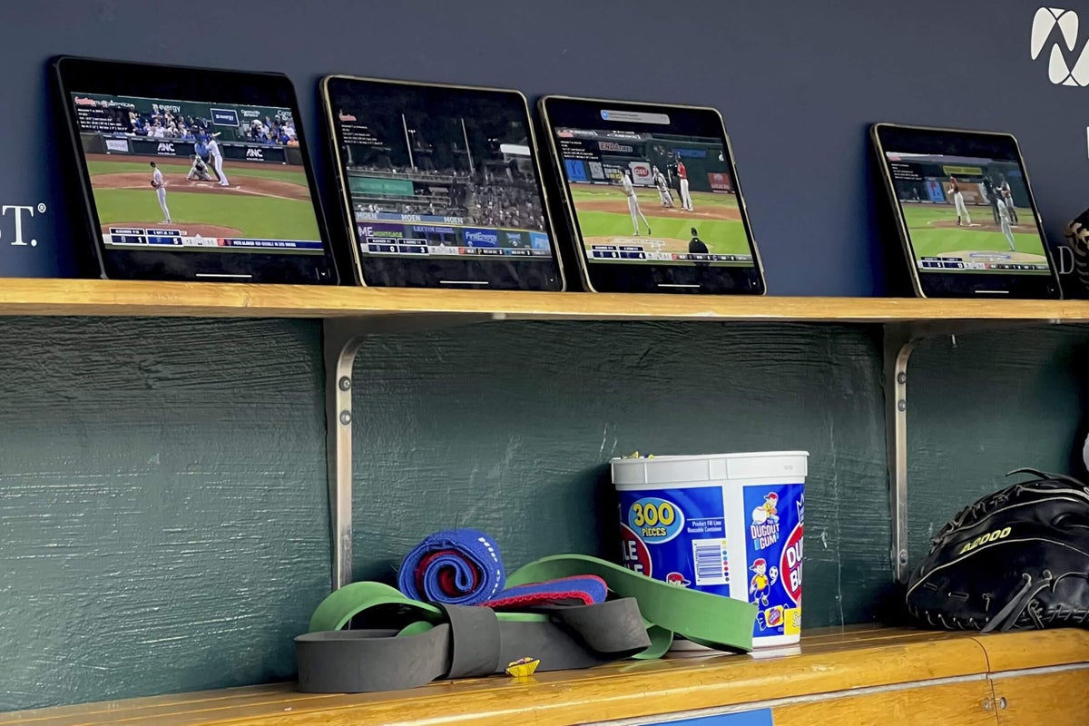 Techmeme: Memo: MLB bans the use of league-provided dugout iPads to access GenAI for in-game strategy calls; sources say at least a third of teams used AI this way (Eno Sarris/The Athletic)